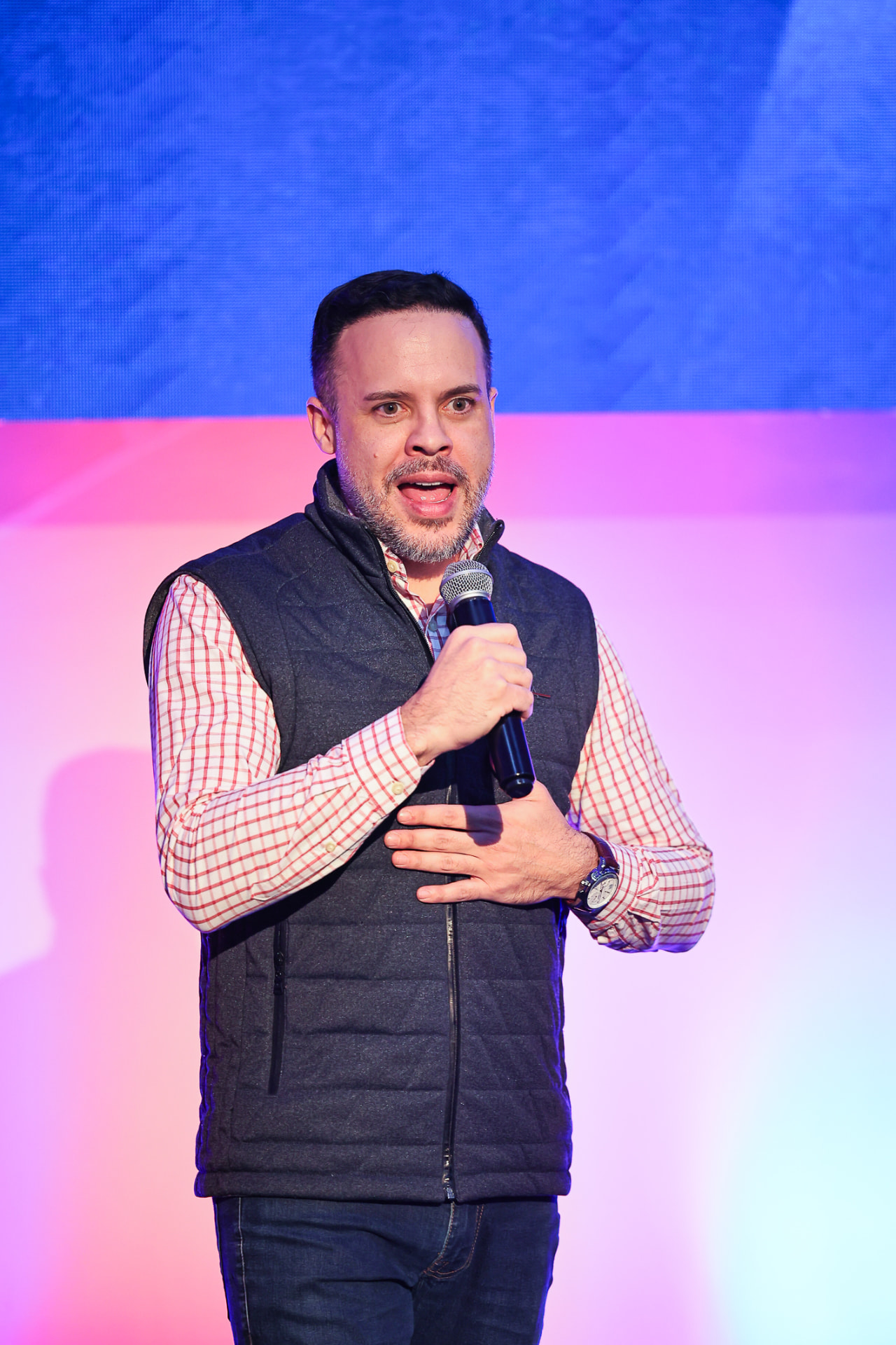 Gabriel Pavão em palestra sobre RevOps, Arquitetura de Receita e IA