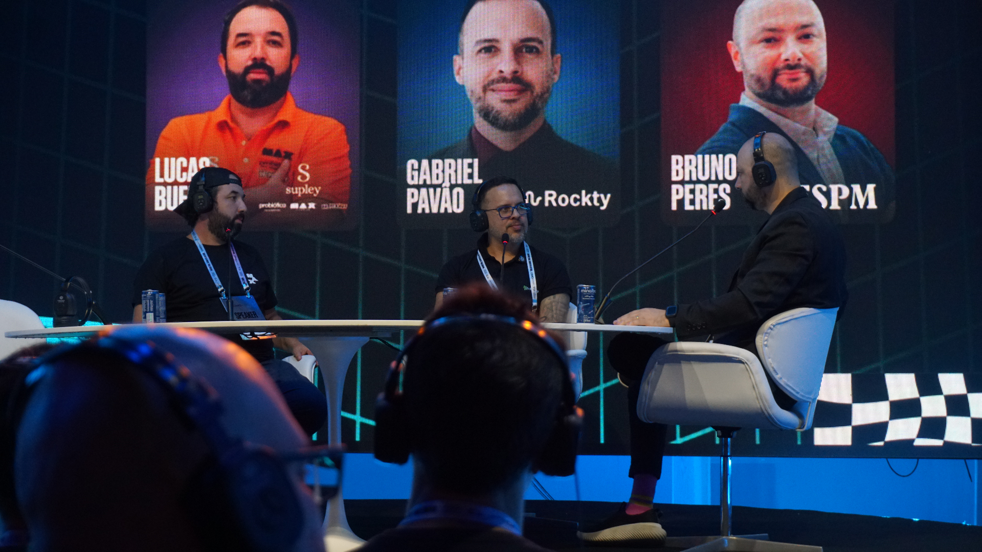 Gabriel Pavão em painel do CMO Summit